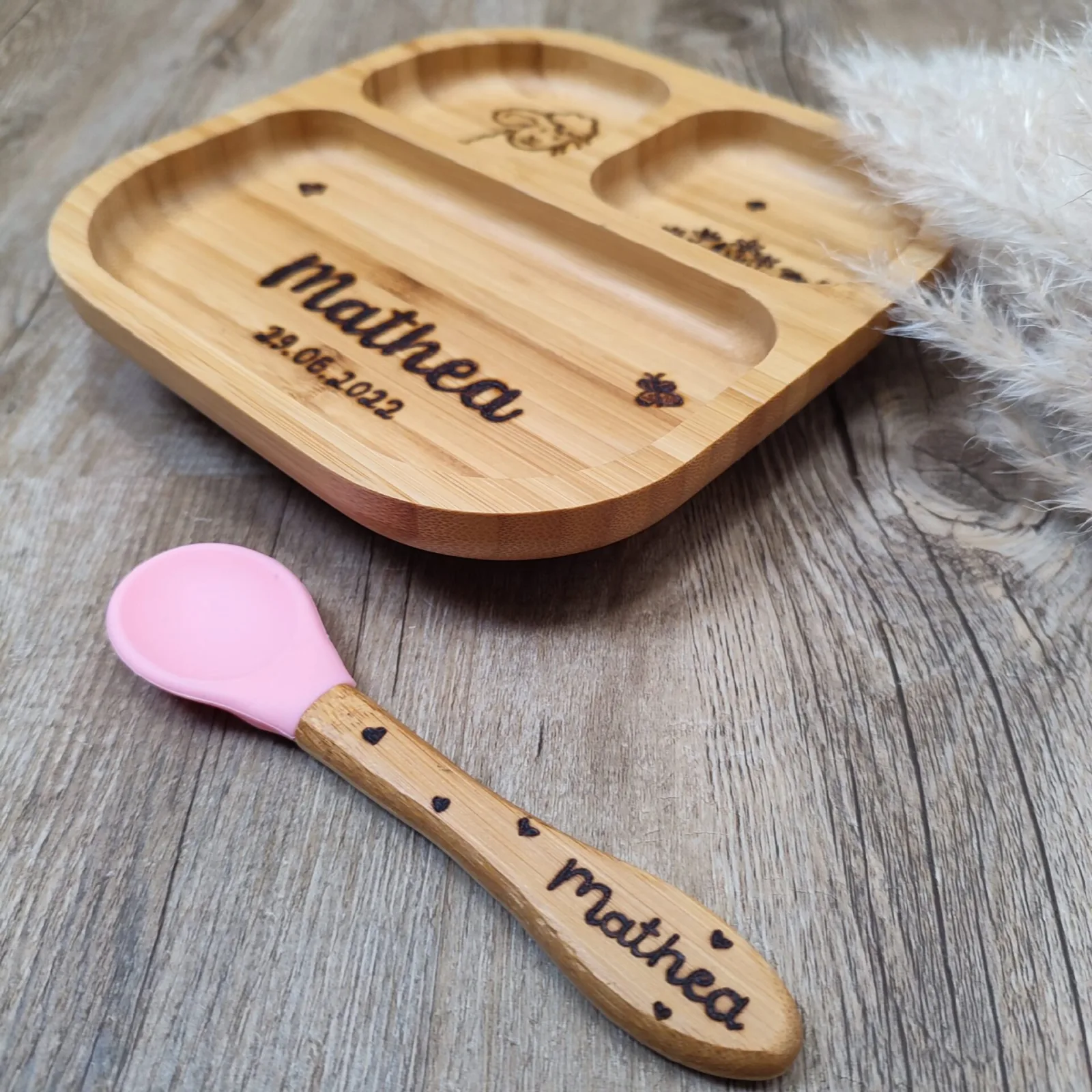 Kinderteller mit Löffel rosa